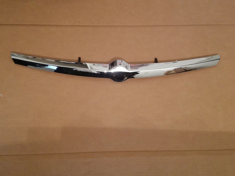 适合 2000 - 2001 年 NISSAN ALTIMA 铬格栅成型装饰前保险杠新品 — 第 2/4 张图片