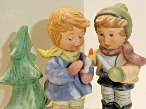 Berta Hummel Light The Night Figurine 301257 BH59 Mint In Box COA - Picture 2 of 7