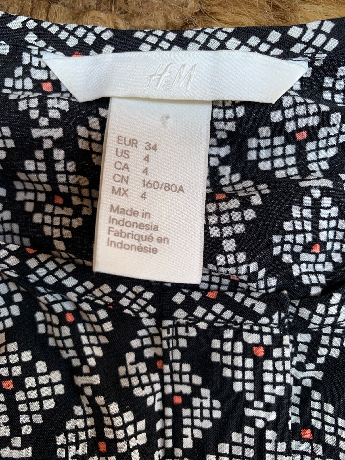 H&M Women's Printed Tunic Shirt Dress Size 4 Black White 3/4 Sleeve Casual thumbnail 2