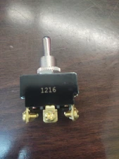 DEL CITY 7300133 DPDT ON/OFF SEALED TOGGLE SWITCH SCREW TERMINAL