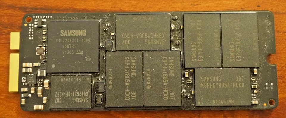 751 750 GB SSD Samsung aus Apple MacBook Pro 2012