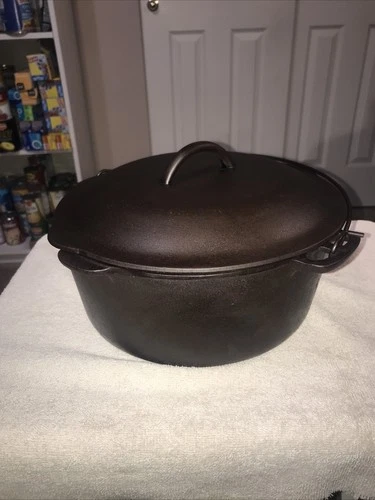 Vintage #8 Wagner Dutch Oven 1268c