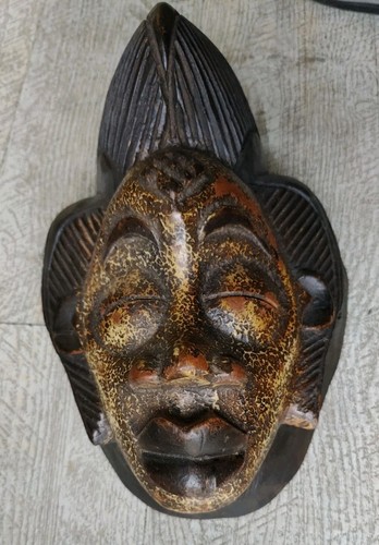 MASQUE AFRICAIN PUNU ou POUNU OKUYI DU GABON - Photo 2 sur 14