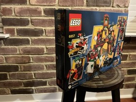 LEGO Super Heroes 6857 Batman The Dynamic Duo Funhouse Escape New Retired