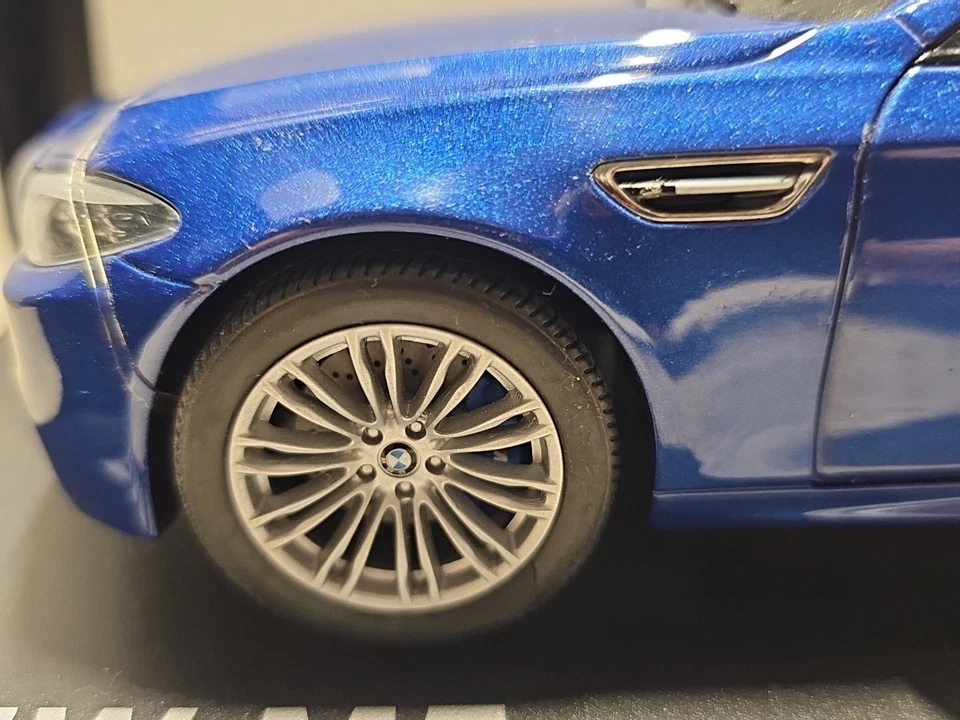 Paragon 2012 BMW M5 (F10) Monte Carlo Blue 1:18 DEALER EDITION #80432186352 - Image 3 of 4