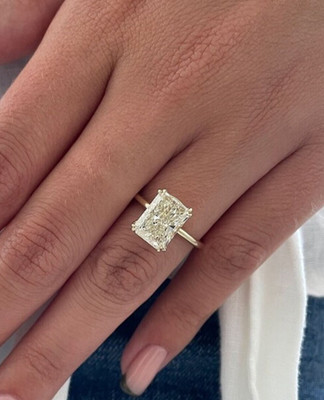 3 Ct Elongated Radiant Cut IGI Lab Grown Diamond Solitaire Ring 14kt Yellow Gold