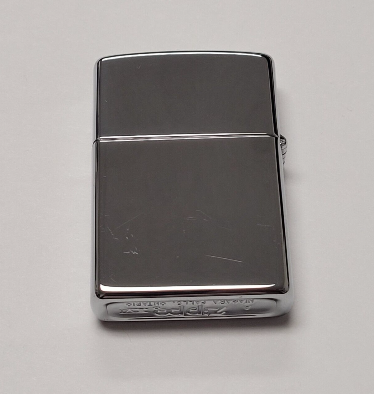 Vintage Zippo 2000 Niagara Falls Ontario Canada Maple Leaf Lighter