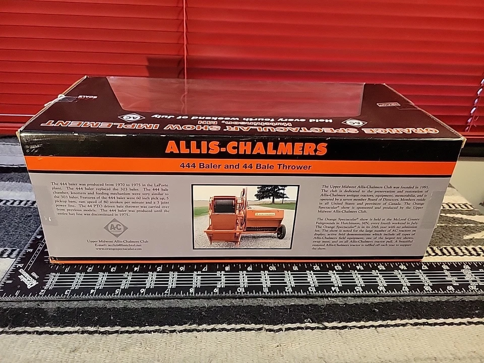 Empacadora Allis Chalmers 444 con lanzador 44 1/16 diecast implemento réplica por SpecCast Foto 3 de 4