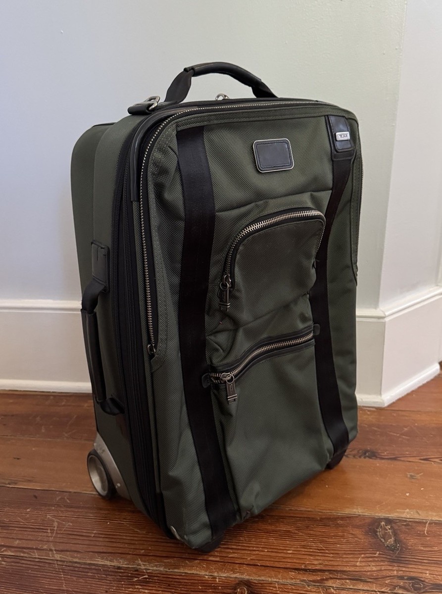 TUMI Green Nylon Alpha Bravo Expandable‥ TUMI Alpha Bravo McConnell Zip Expandable Carry-On Wheel
