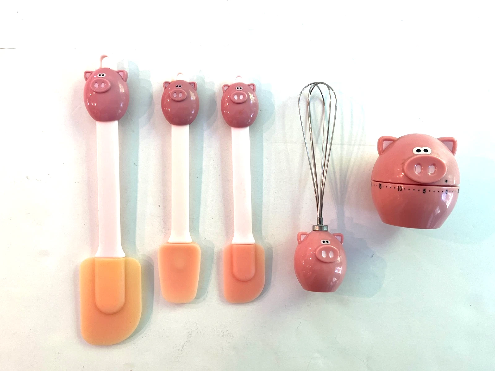 Joie Piggy Wiggy 4-Piece Kitchen Utensil Set with Matching Kitchen Timer