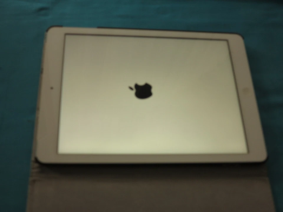 APPLE TABLET iPad AIR MODELL A1475 ( 9,7 ZOLL ) ENTSPERRT - Bild 4 von 4