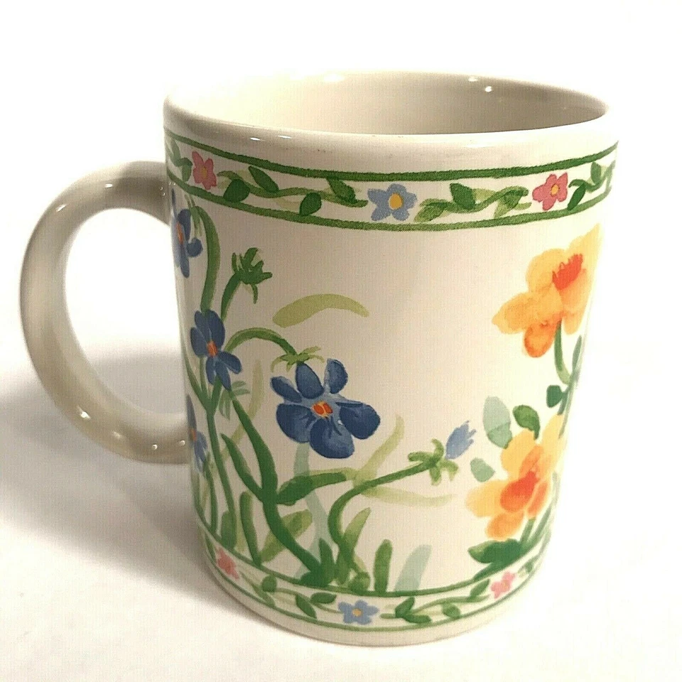 Verona Juego de 4 Tazas Bonitas Tazas Florales 4 Diseños Café Té CIC Nuevo Sin Usar Foto 4 de 4