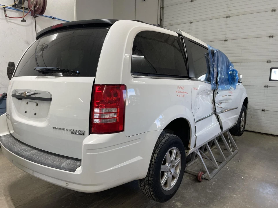 Used Driving Light fits: 2010 Chrysler Town & country Fog-Driving Grade A - Image 4 of 4