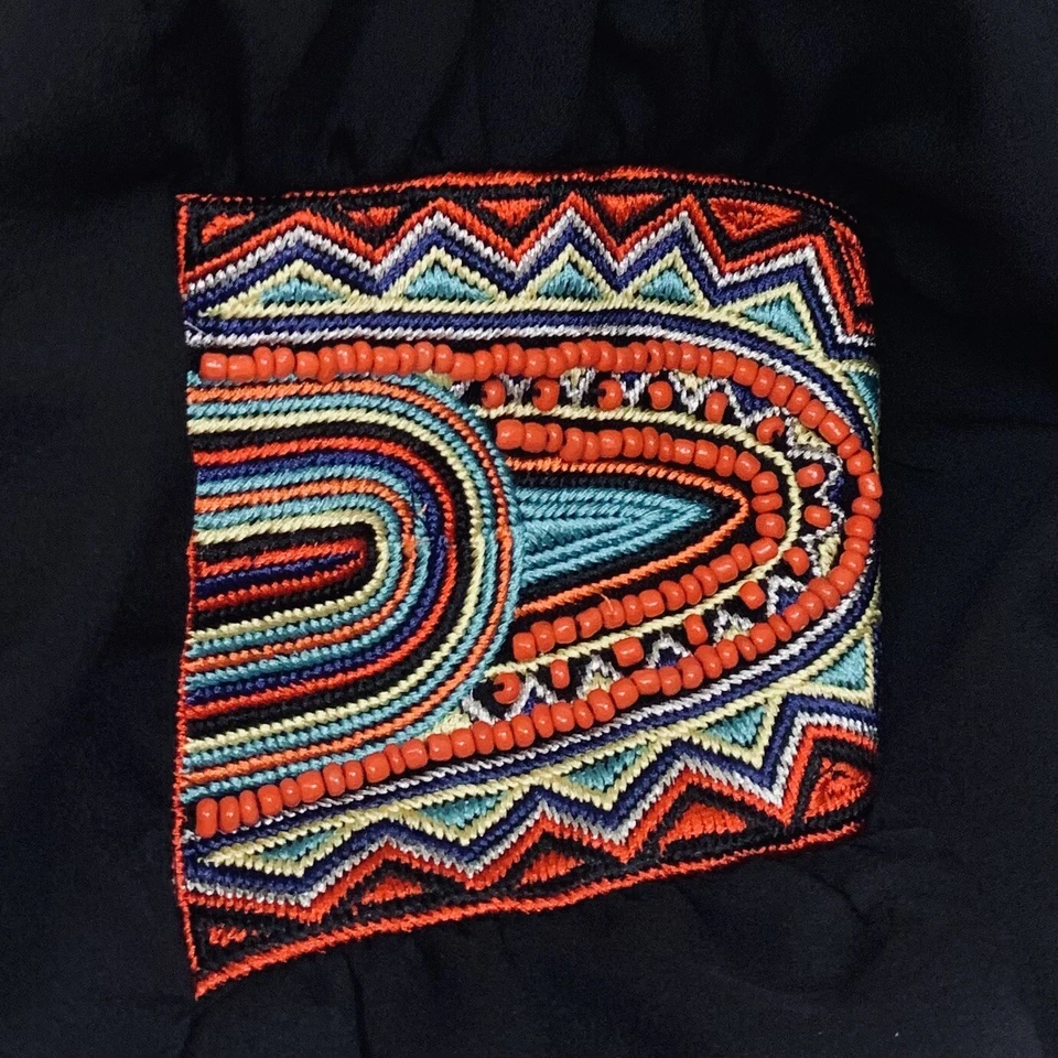 Macacão Bisou Calça Bisou Feminino Grande Preto Multicolorido Boho Frisado Sem Alças - Imagem 4 de 4