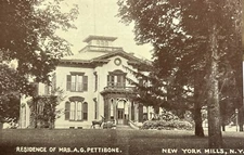 1900s RESIDENCE OF MRS. A.G. PETTIBONE, New York MILLS, NY. POSTCARD