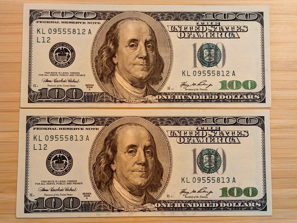Lot of 2 Consecutive US $100 Dollar Bills 2006-A *555* Over-Inking Error - Image 2 of 4