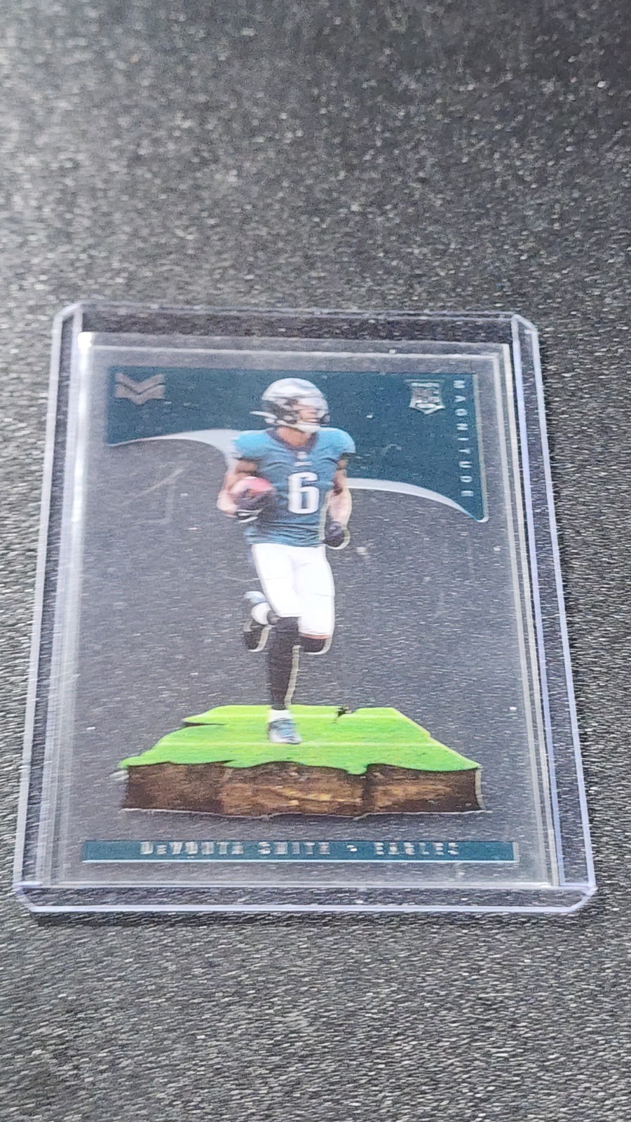 2021 Panini Chronicles - Magnitude Devonta Smith #MAG-7 (RC)