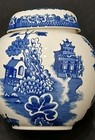 Burgess & Leigh Limited Staffordshire England "Willow" Ceramic Ginger Jar w/ Lid — photo 3