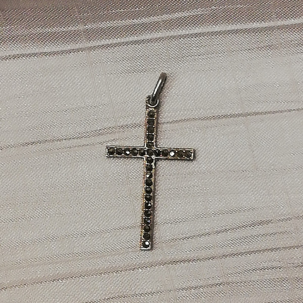 2341ER) - Vintage Ancient RELIC RELIQUARY Solid SILVER 28