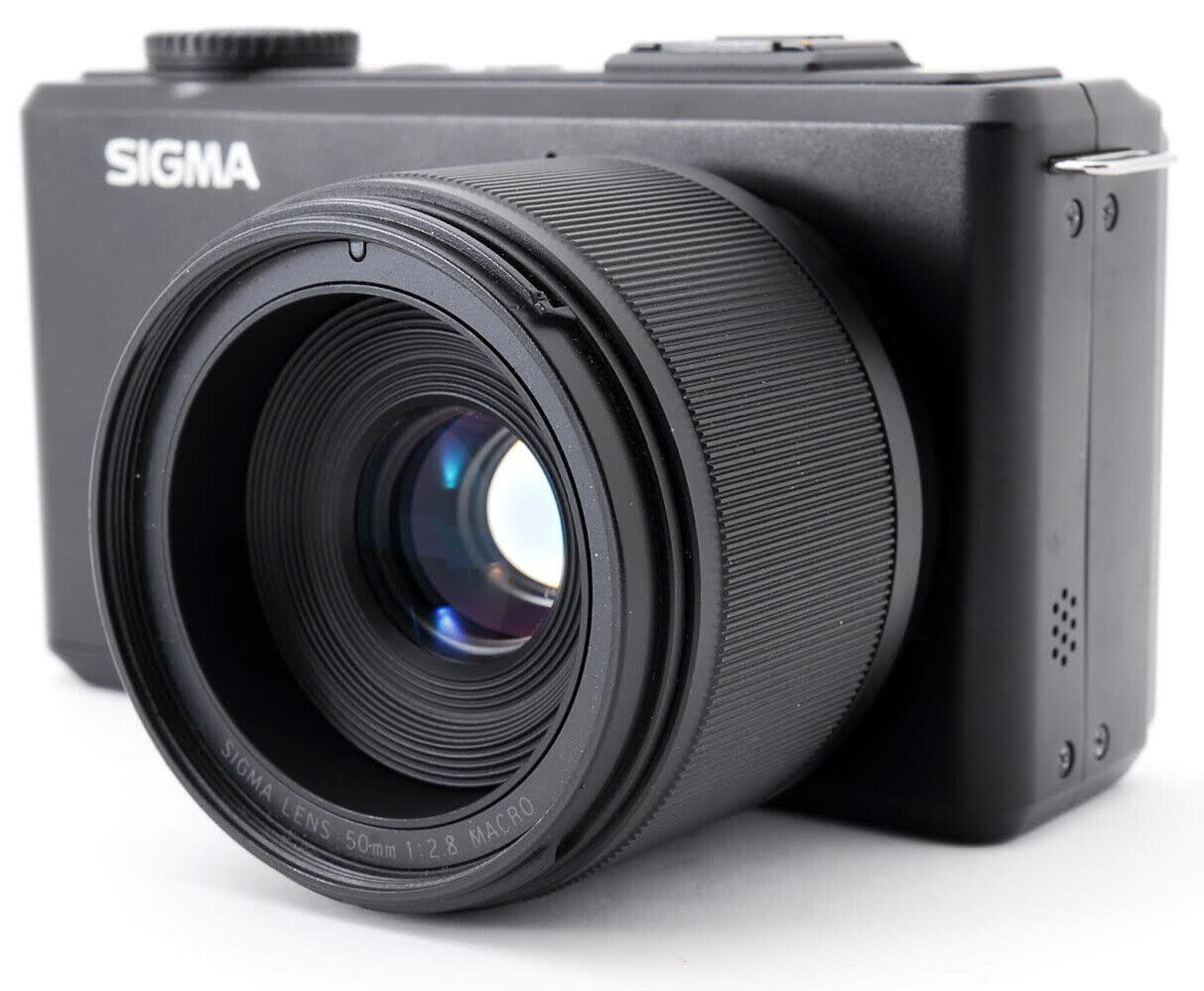 Sigma DP3 Merrill digital camera w. lens filter made in Japan