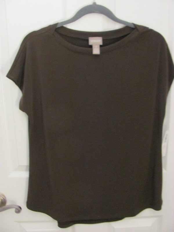 CHICOS Size 1 (8-10) Stella Boat SS Top Espresso (95% polyester, 5% spandex)NWT