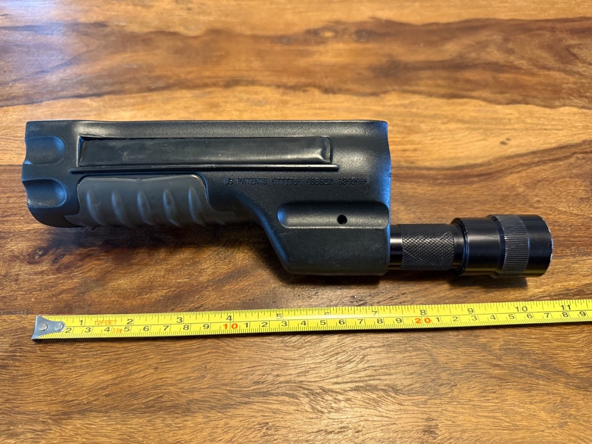 SureFire 618FA Tactical Forend Light Remington 870 12ga Retro SWAT