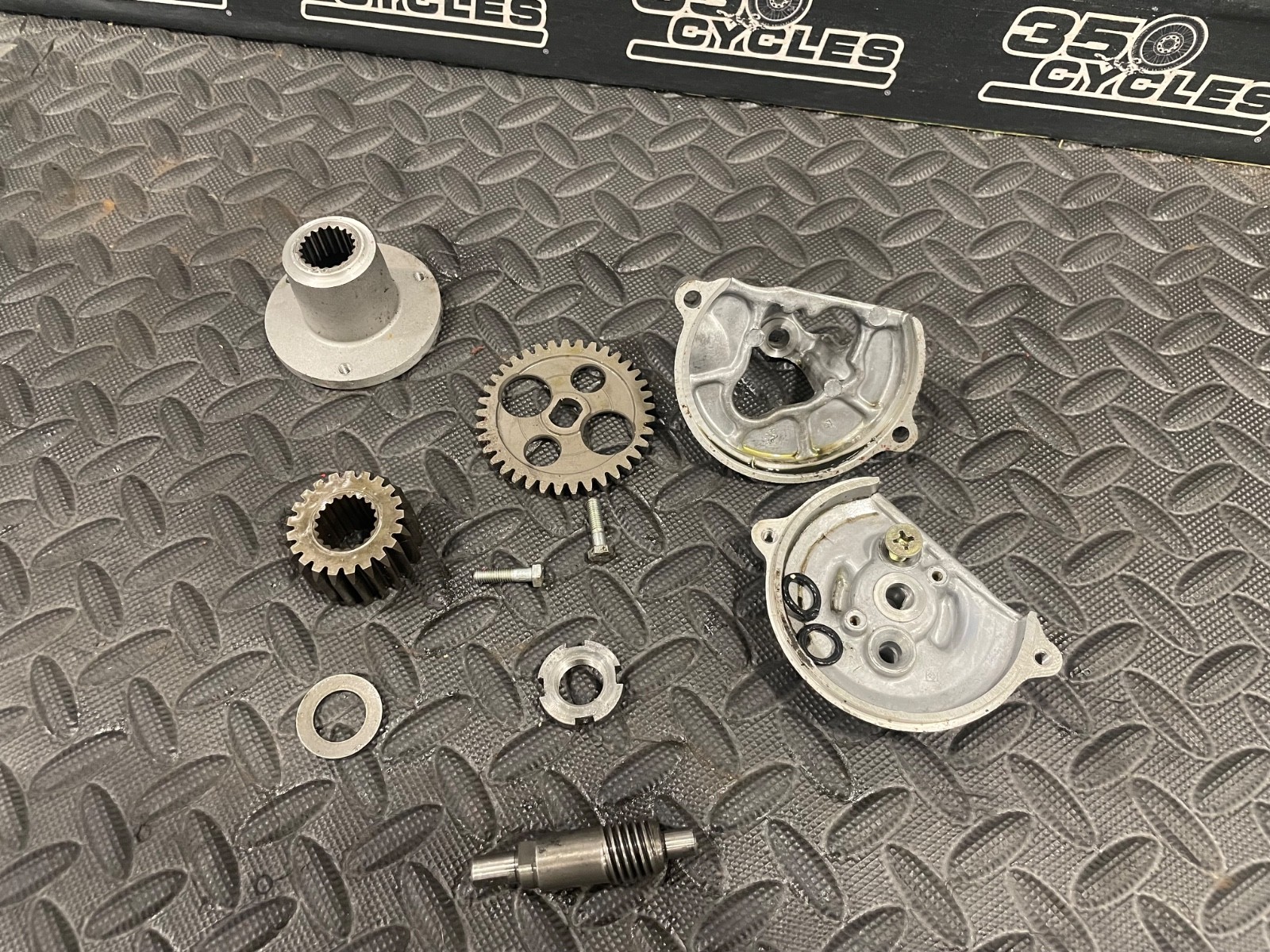 Pump Crank Gear Oil Filter Special Nut