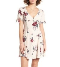 ASTR The Label Women Short Sleeve Floral V-Neck Dress Size Medium
