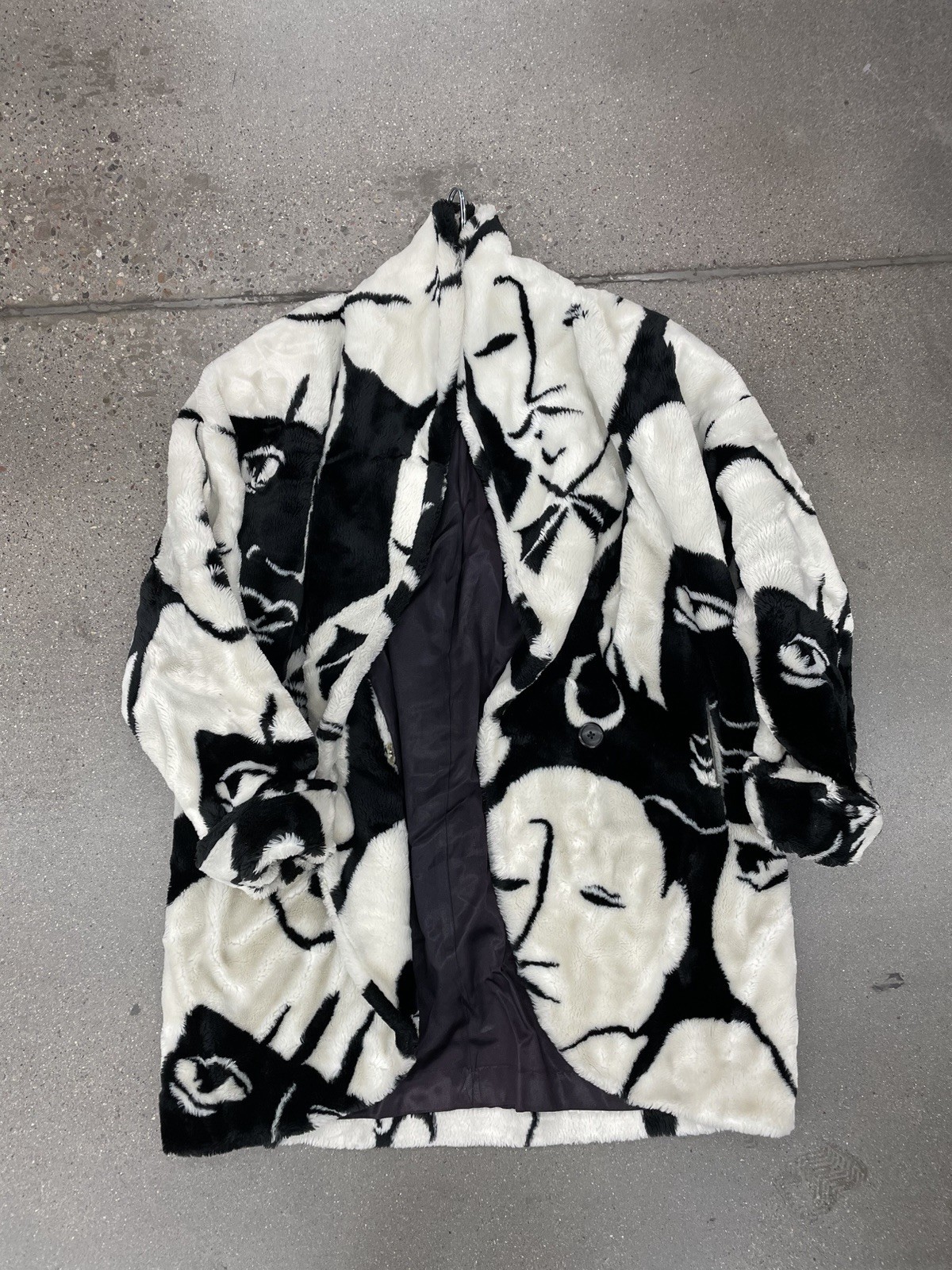 Vintage Donnybrook Faux Fur Coat with Picasso Faces Size L Black & White