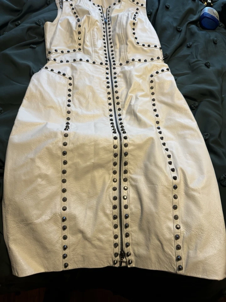 Bebe Ari Blanco Cuero Tachonado Sin Mangas Cremallera Vestido Mujer S Noche Fiesta Foto 2 de 3