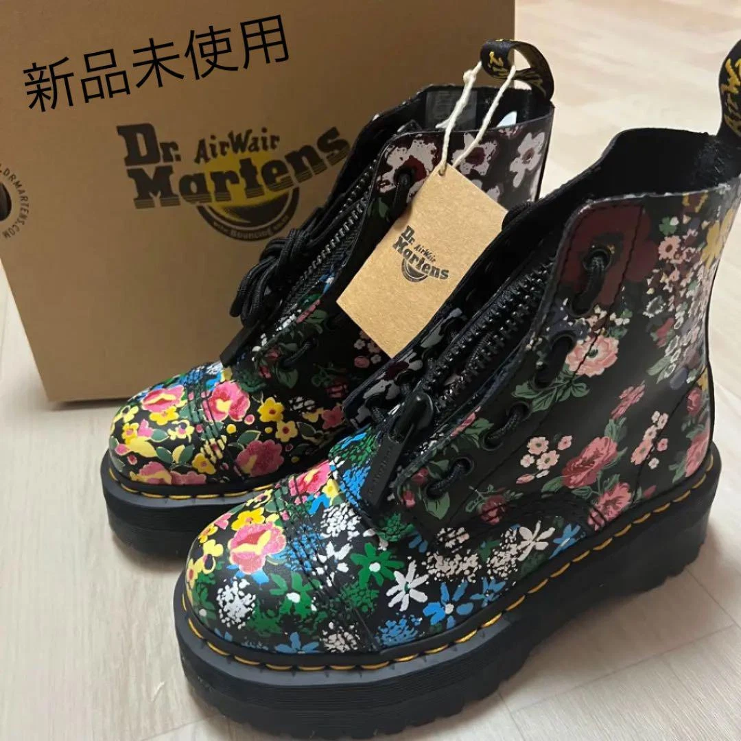 DR. MARTENS SINCLAIR BLACK Zip-up Boots Floral Design 8 Hole UK4