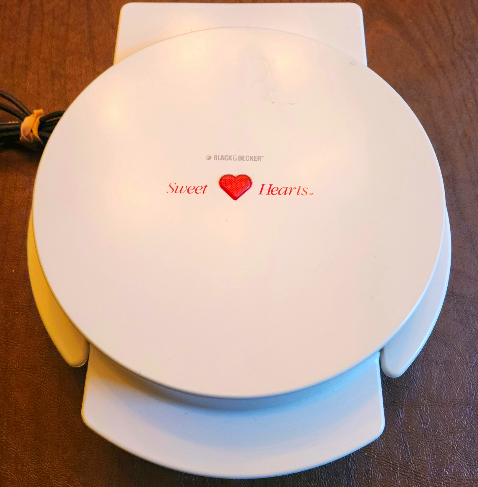 BLACK+DECKER Heart-Shaped Waffle Maker White