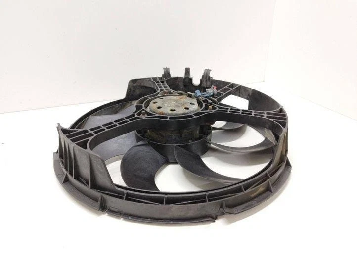 Ventilador motor FIAT STILO 192 13001700 1.9 diésel 85kw 2006 22691748 Foto 3 de 4