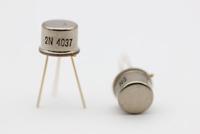 2N4037 GOLD TRANSISTOR NOS ( New Old Stock ) 1PC. C539BU20F111016 | eBay