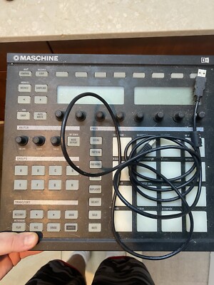 Native Instruments MK1 Maschine