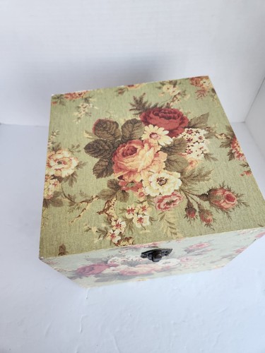 Vintage Avocado Green Wood Box Rose Pink Pint Grannycore Cottage Print - Picture 4 of 11