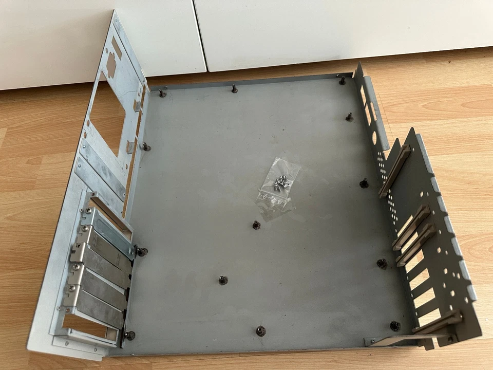 Commodore AMIGA 2000 Gehäuse, defekt, siehe Bilder - Bild 4 von 4