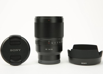 Sony Distagon T* FE 35mm f/1.4 ZA Lens E-Mount Wide-Angle Prime / Full-Frame