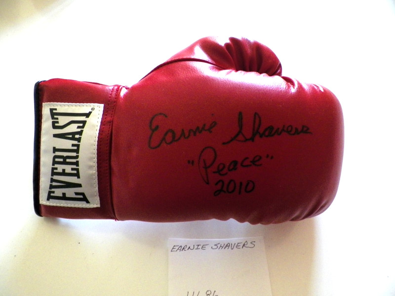 EARNIE SHAVERS -BOXER  AUTHENTIC AUTOGRAPHED EVERLAST BOXING GLOVE 2010