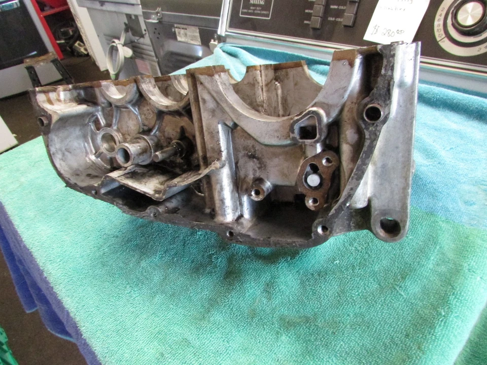 Honda SL350 1972 cárter inferior del motor Foto 2 de 4