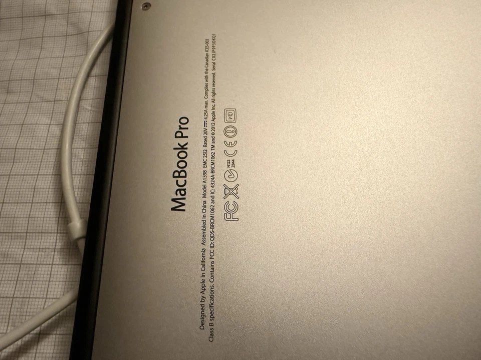 Apple MacBook Pro 15 Zoll Mid 2012 i7 2,30 GHz 256GB SSD 16GB A1398 - Bild 4 von 4