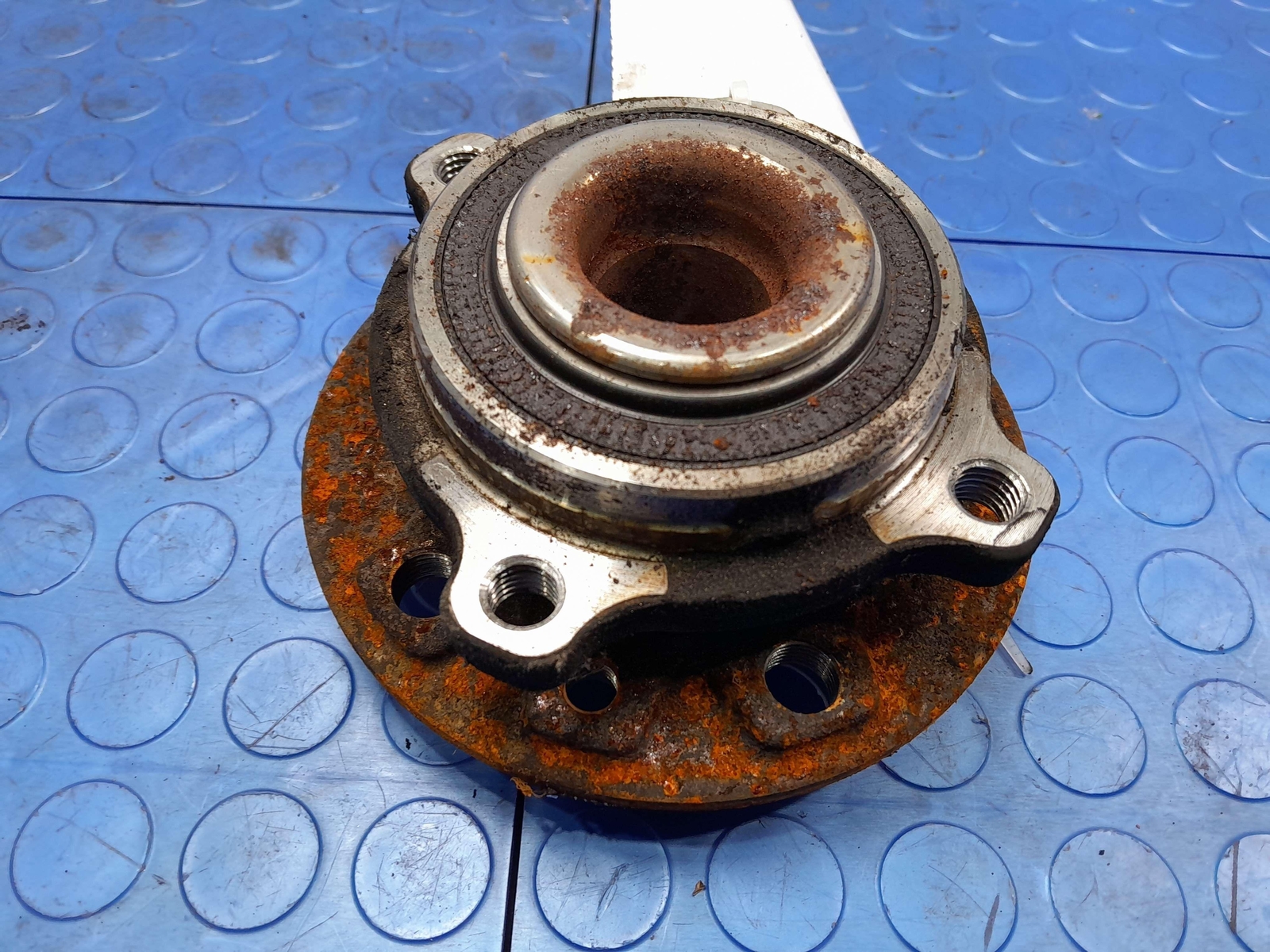 14-24 Maserati Ghibli RWD Front Wheel Hub and Bearing Assembly OEM 675000062
