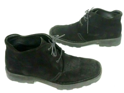 Salvatore Ferragamo Florence Mens Black Suede Chukka Ankle  display picture 1