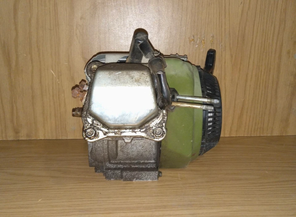 Sportsman 2000 Surge Watts 1350 Watt Generator Motor - Image 4 of 4