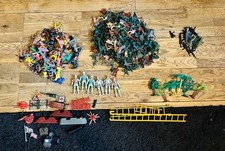 Large Job Lot Plastic Army/ Western/ Indian Figures And Accessories Bundle