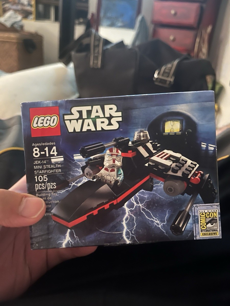 Jek-14 Mini Stealth Starfighter LEGO Star Wars SDCC Broken Seals