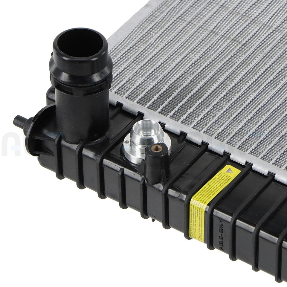 Radiador de aluminio para Saturn L200 LW200 LW300 2001-2002 Saturn L100 2001-2003 Foto 3 de 4