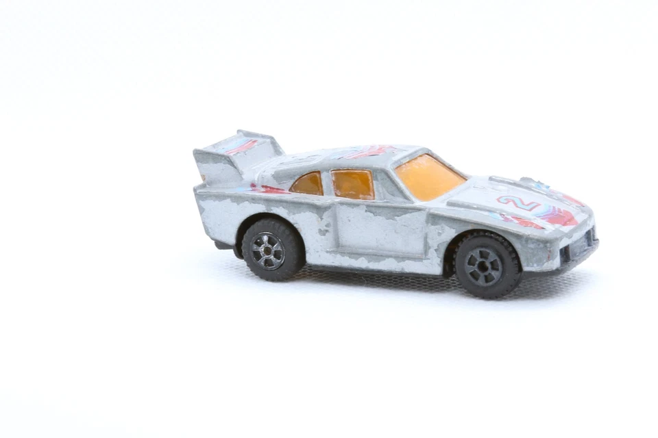 PORSCHE 935 1/65 PULLBACK CAR W12 CAR METAL DIECAST TOY SILVER/RED 911 VINTAGE - Image 3 of 4