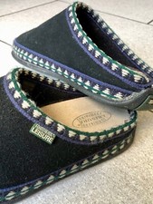foamtreads  slippers black with blue  green details