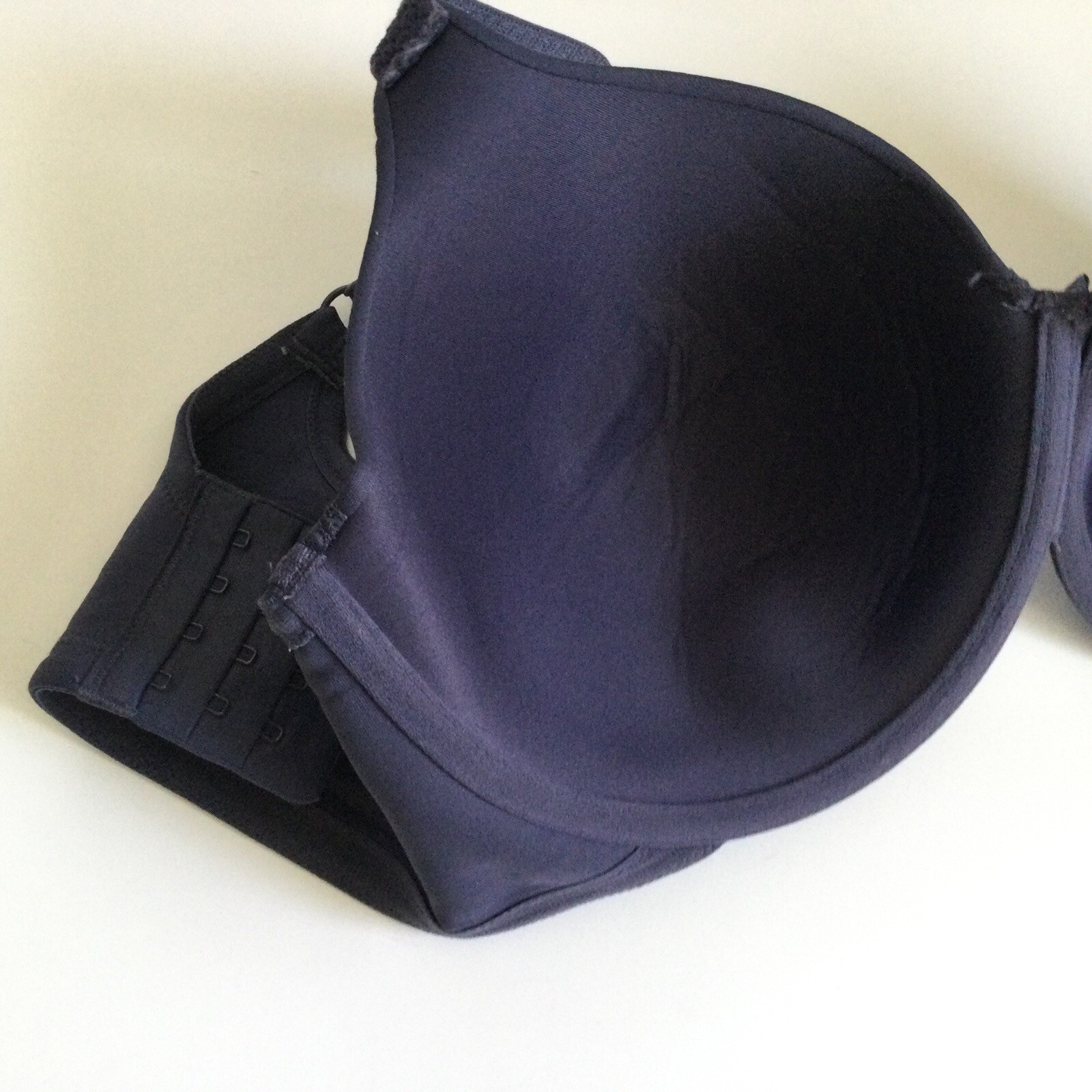 Vanity Fair Full Coverage Underwire Bra Size 38DD… - image 3
